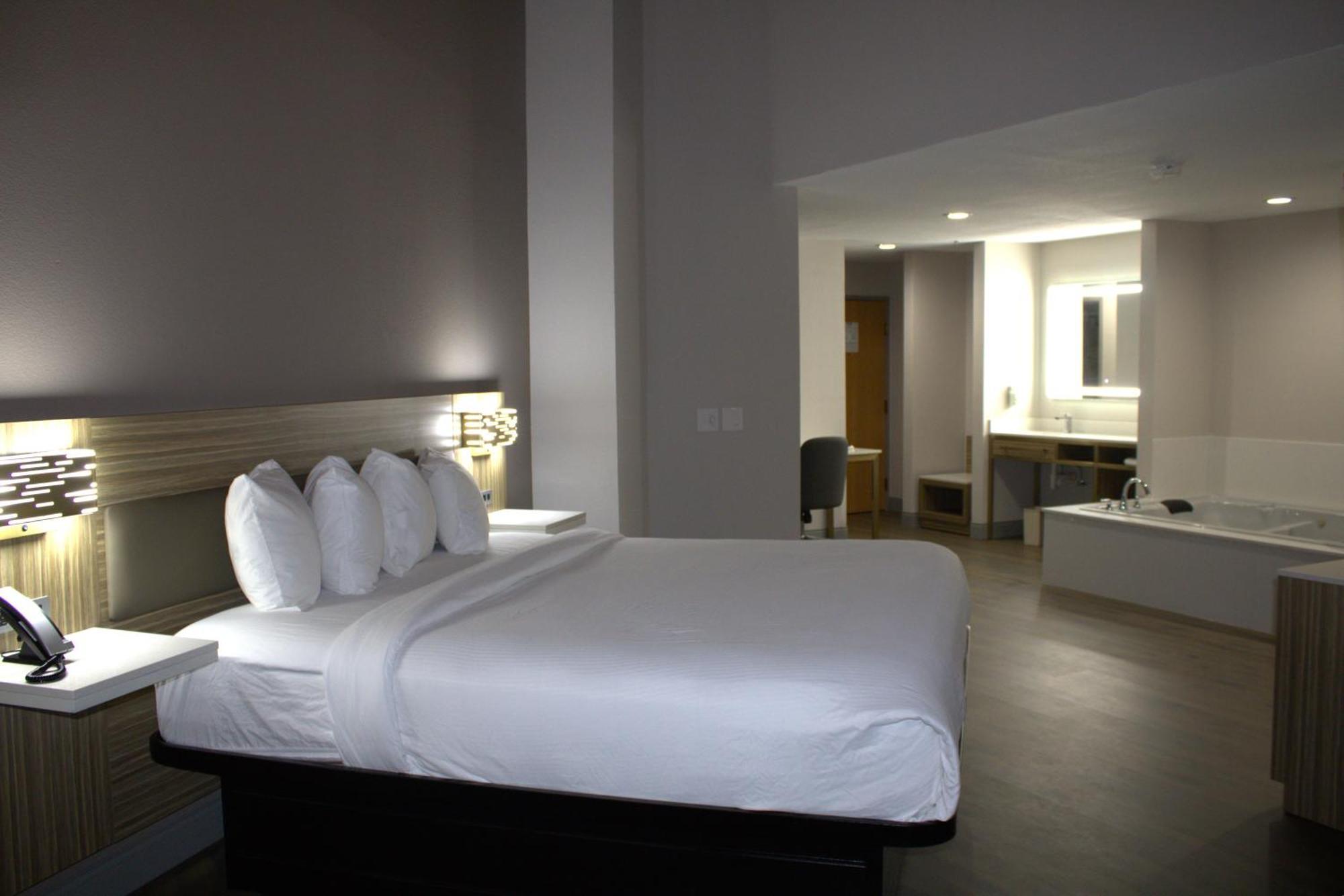 Baymont Inn & Suites By Wyndham San Marcos Zewnętrze zdjęcie
